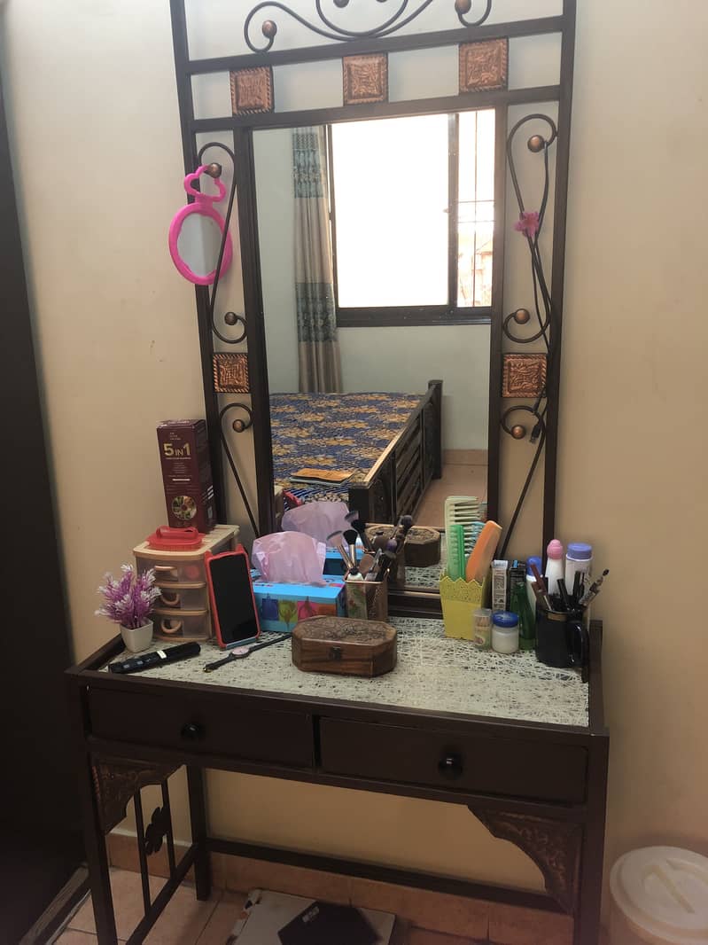 Divider and Dressing Table 4