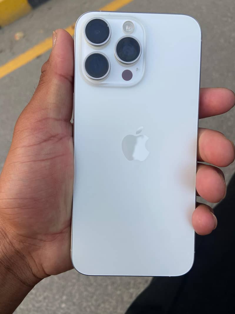 Apple iPhone 15 Pro Max 0