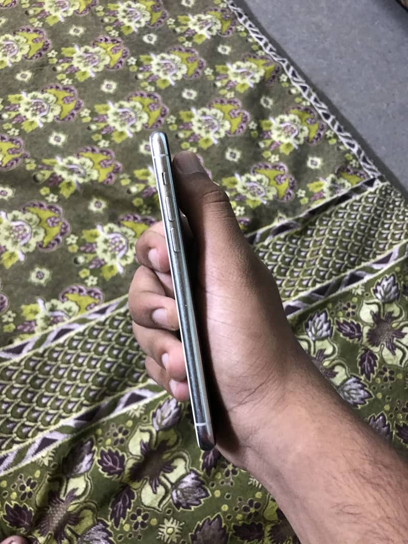 iPhone 11 Pro 3