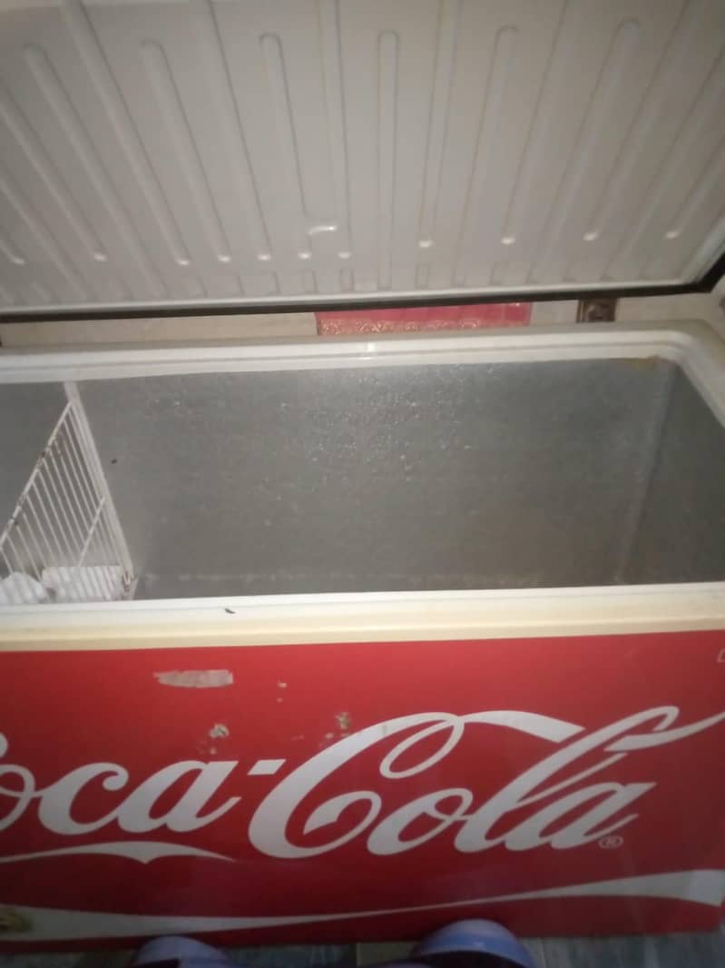 refrigerator 0