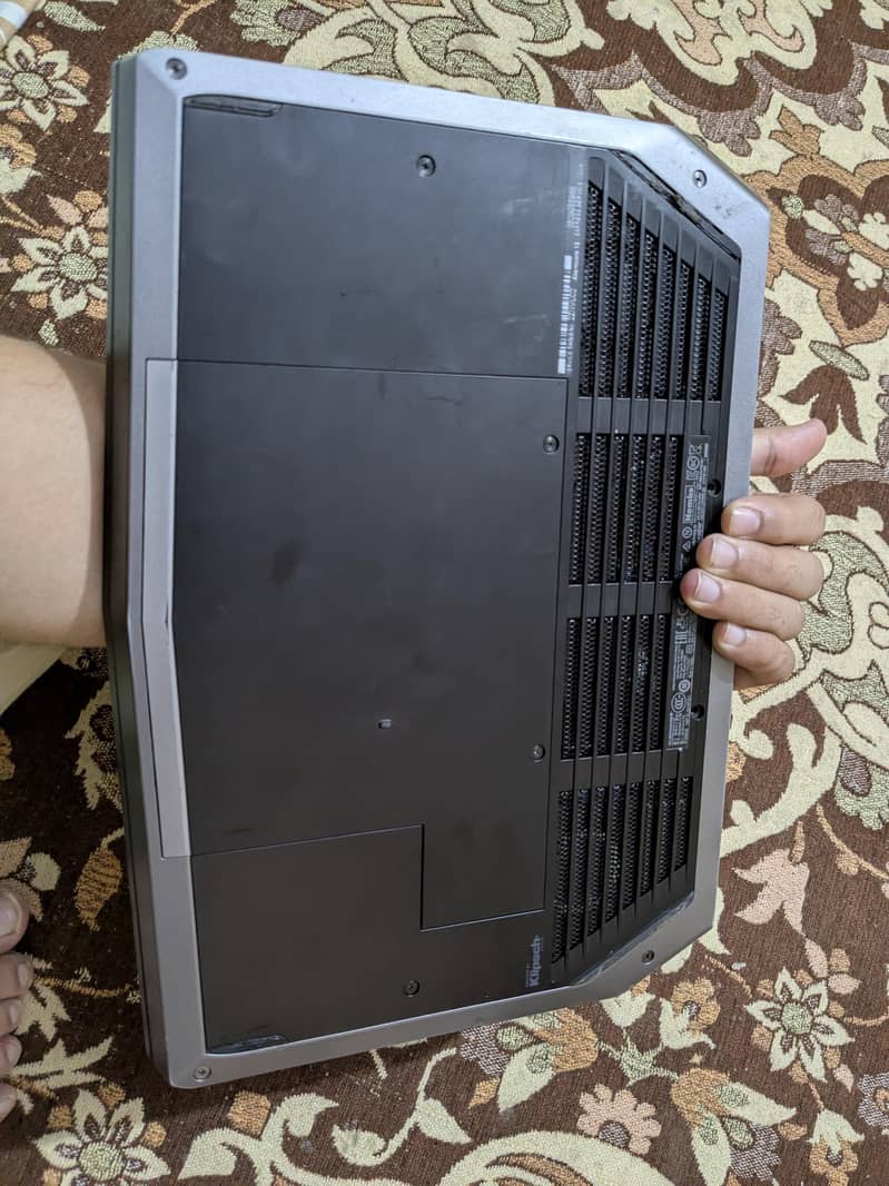 HP Alienware 13 R2 2