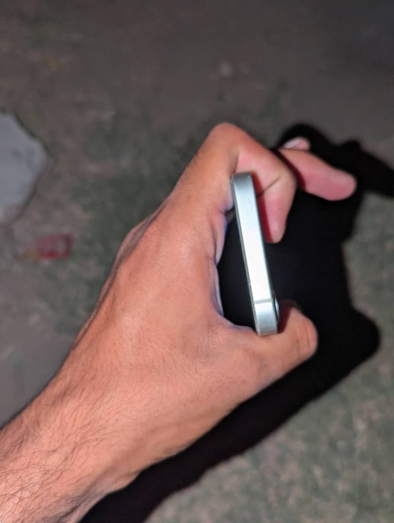 iphone 12 mini 3