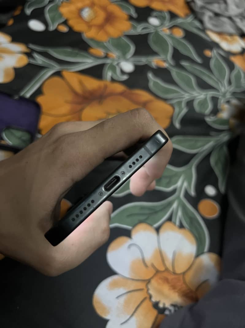 Iphone 15 plus 5