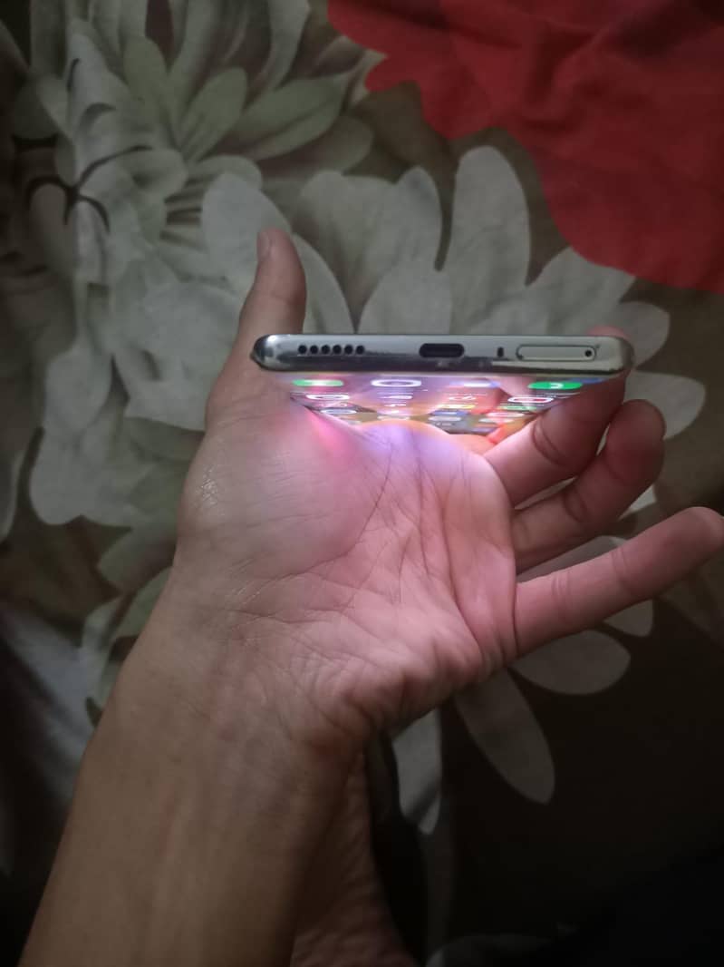 techno camon 40 pro plus 4