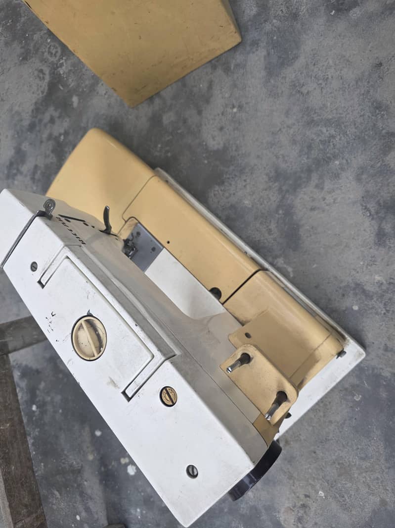 Ricca sewing machine 2
