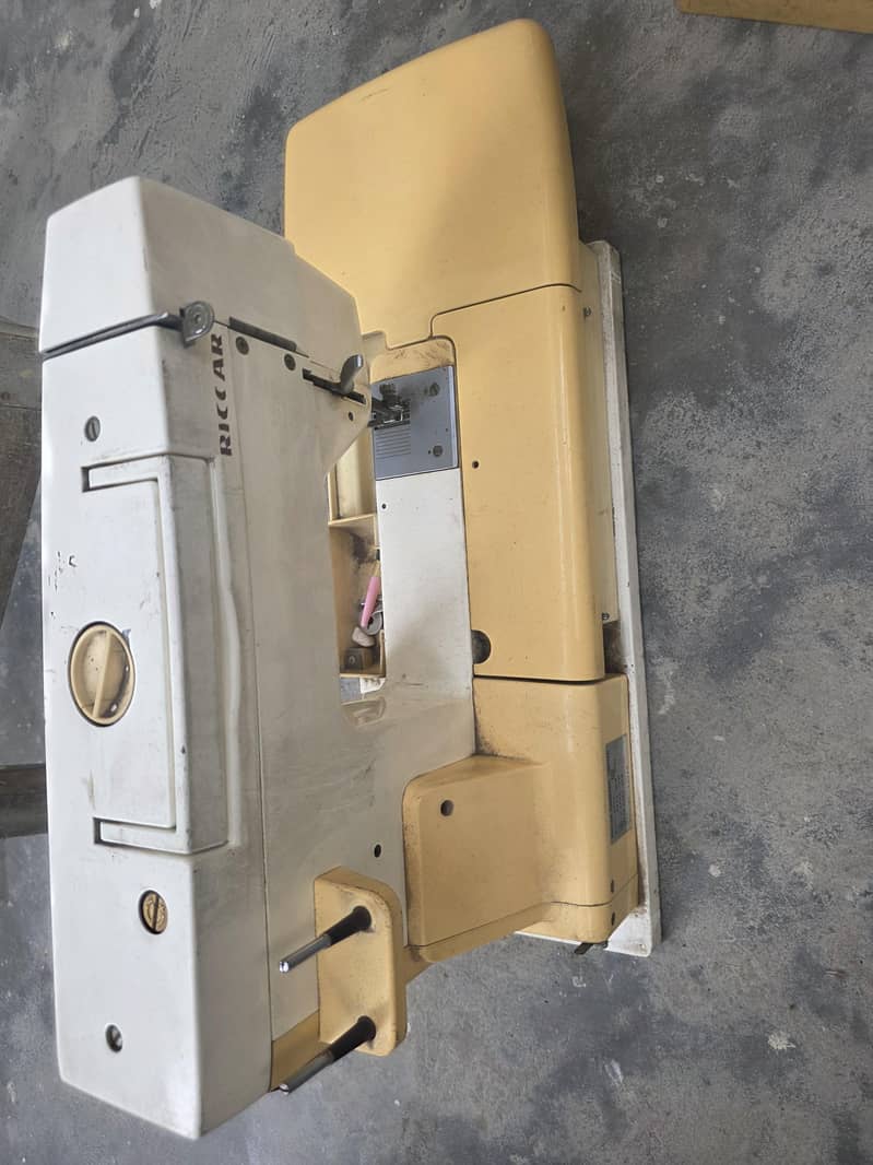 Ricca sewing machine 3