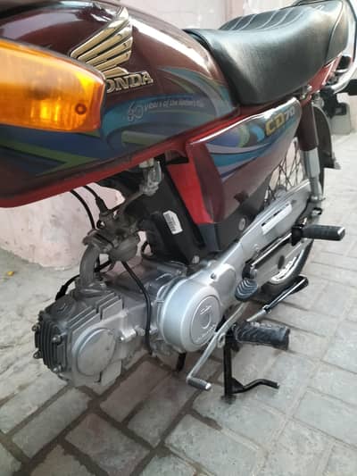 Honda CD70 2024