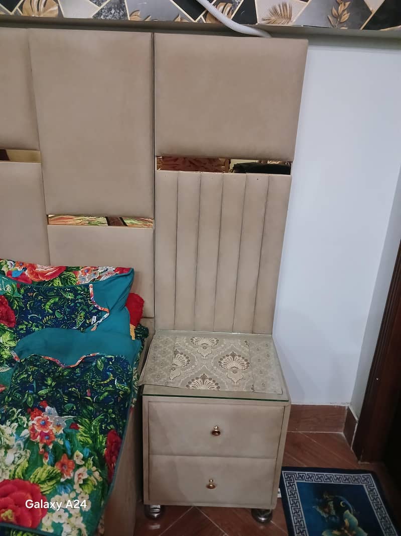 double bed+2 side tables + dressing table 3