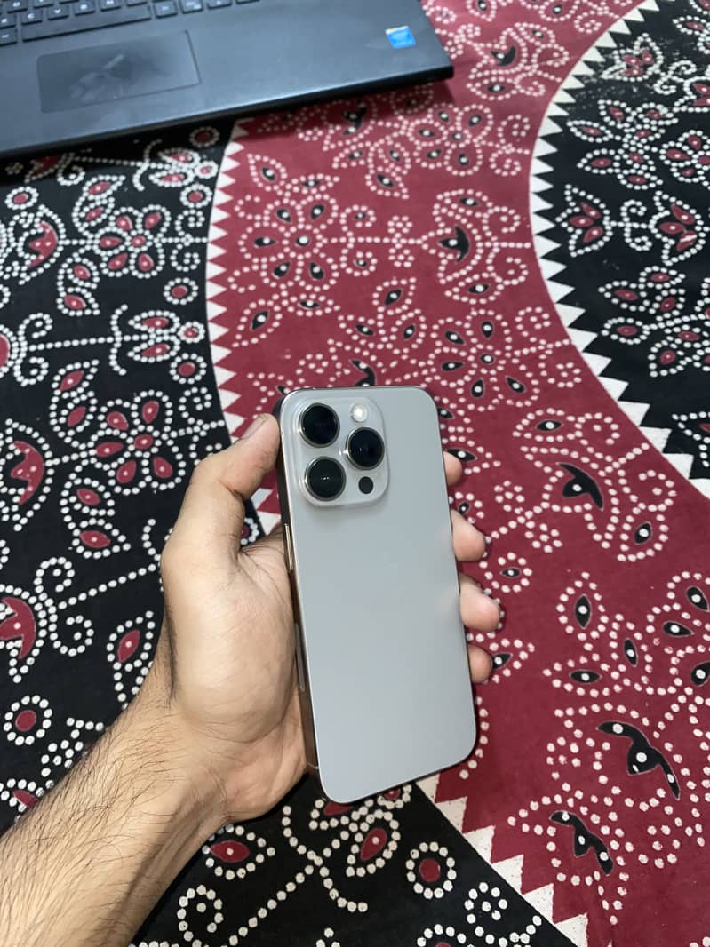 iPhone 15 pro jv 1