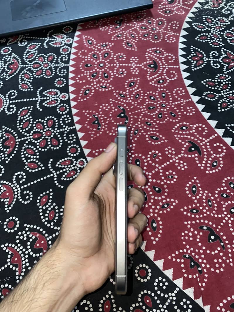 iPhone 15 pro jv 4