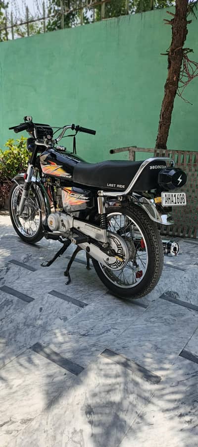 Honda 125 Totally dubbal saman