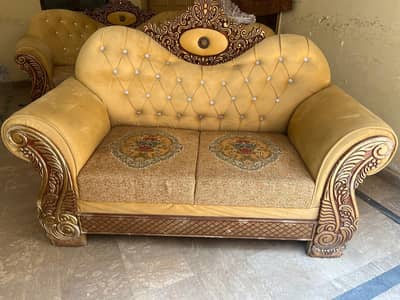 crown sofa 2025
