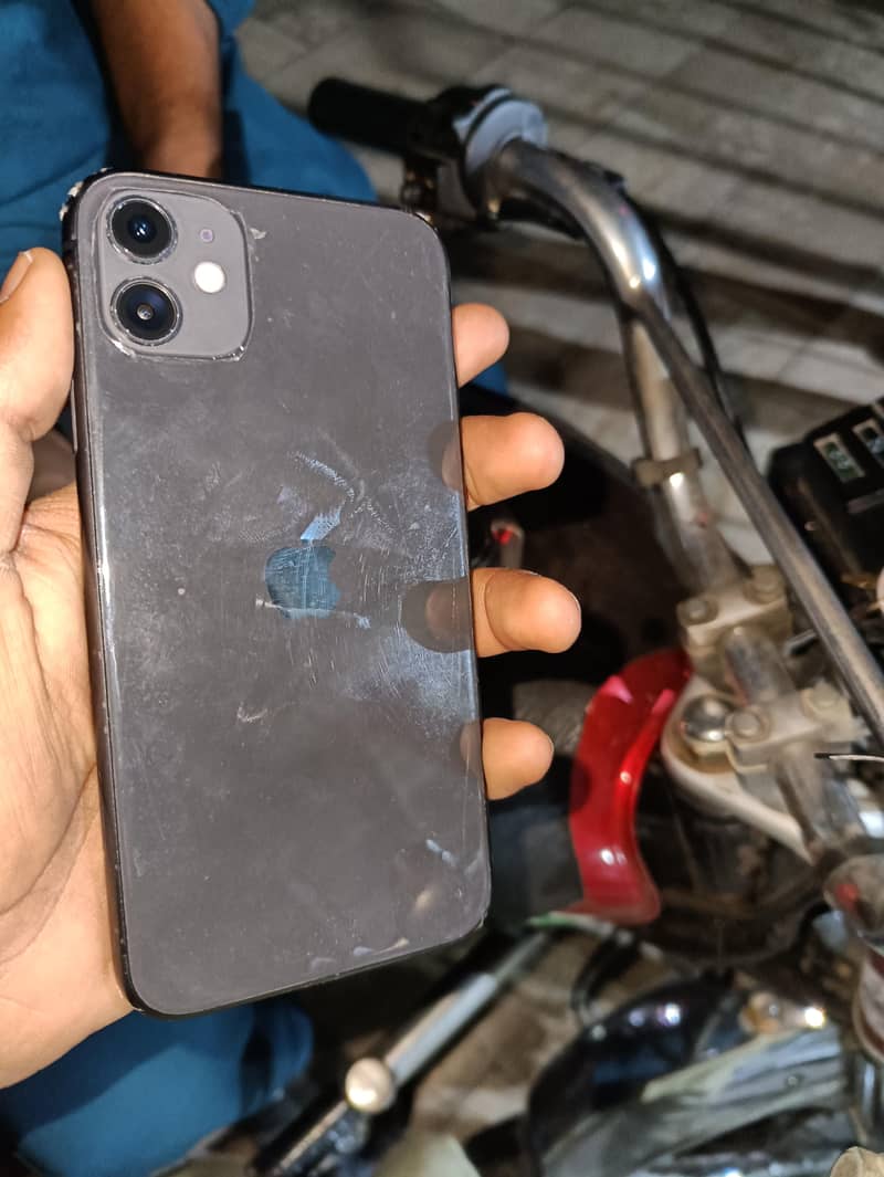 iPhone 11 5