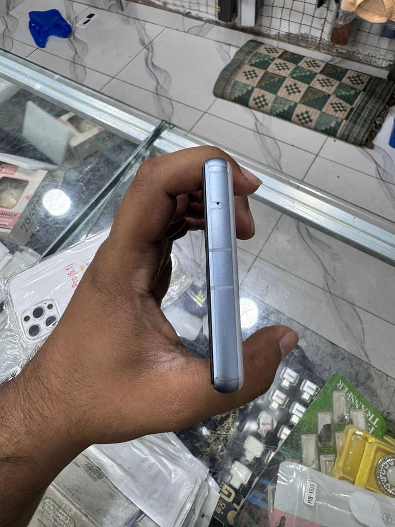 Google pixel 7A 3