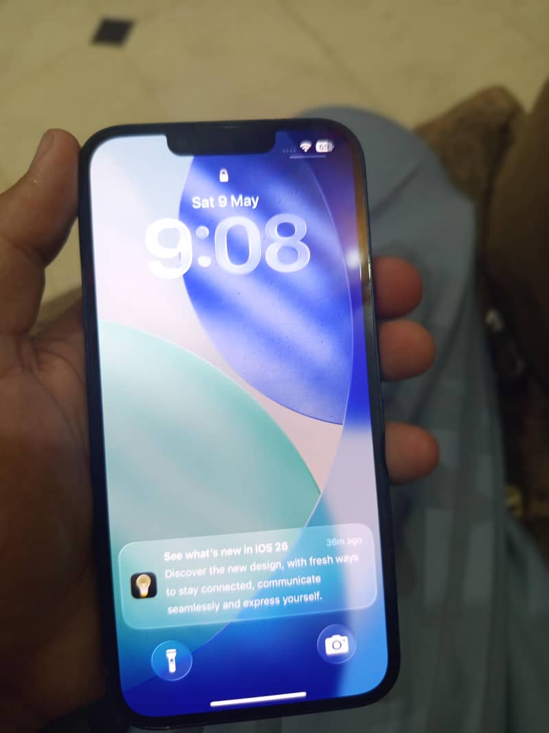 iPhone 13 0