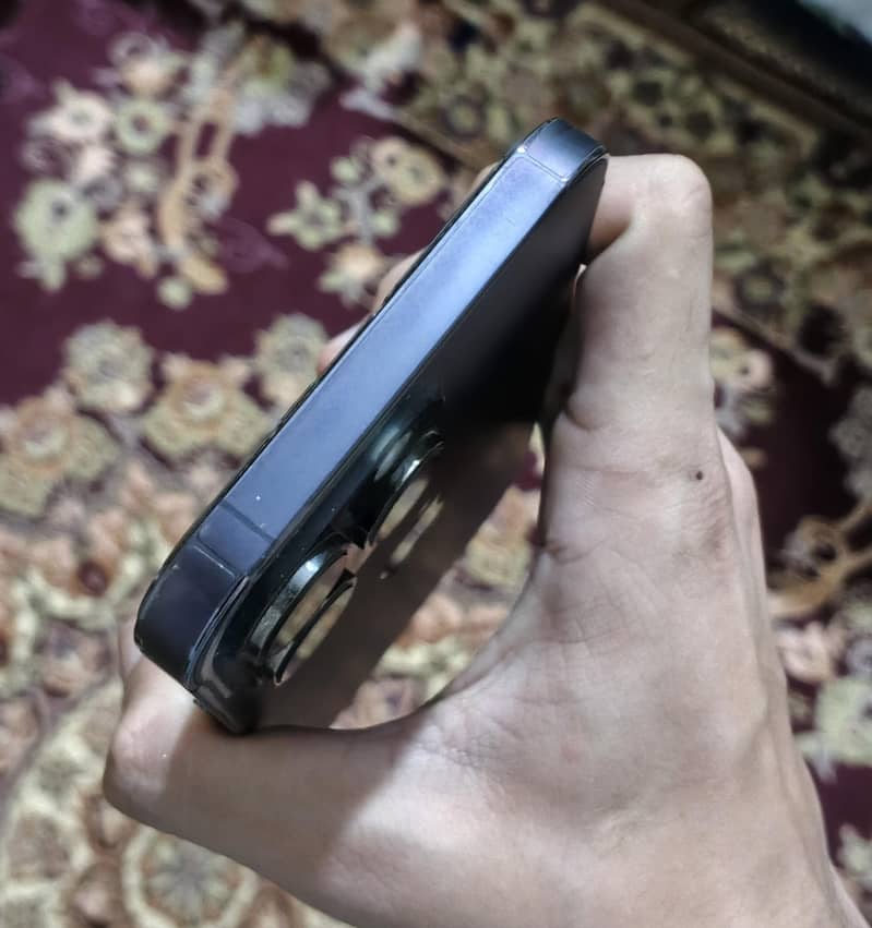 iPhone 14 Pro Max 4