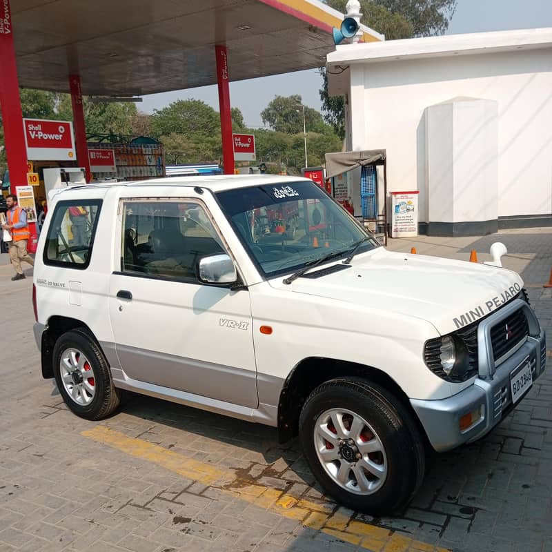 Pajero Mini 12