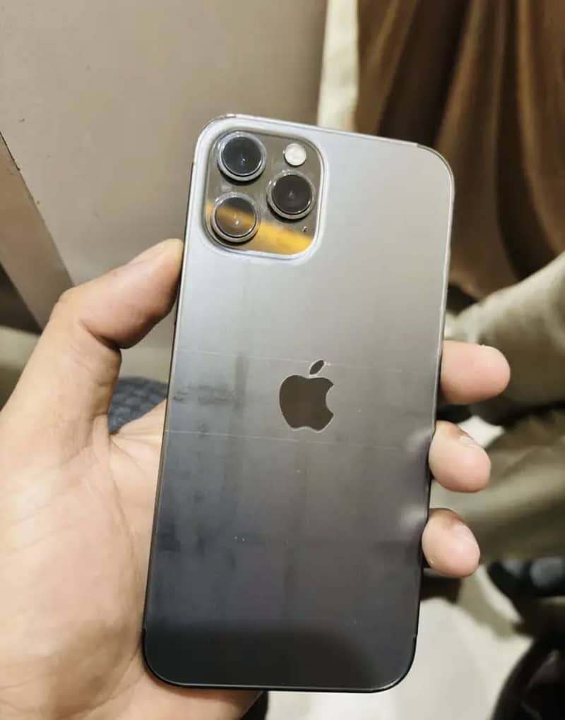IPhone 12 Pro Max 4
