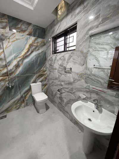 10 Marla ground portion for rent