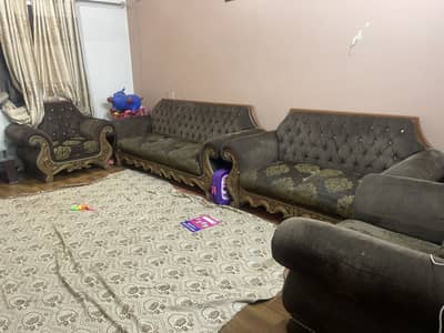7 seater sofa set in very good condition 03033555533