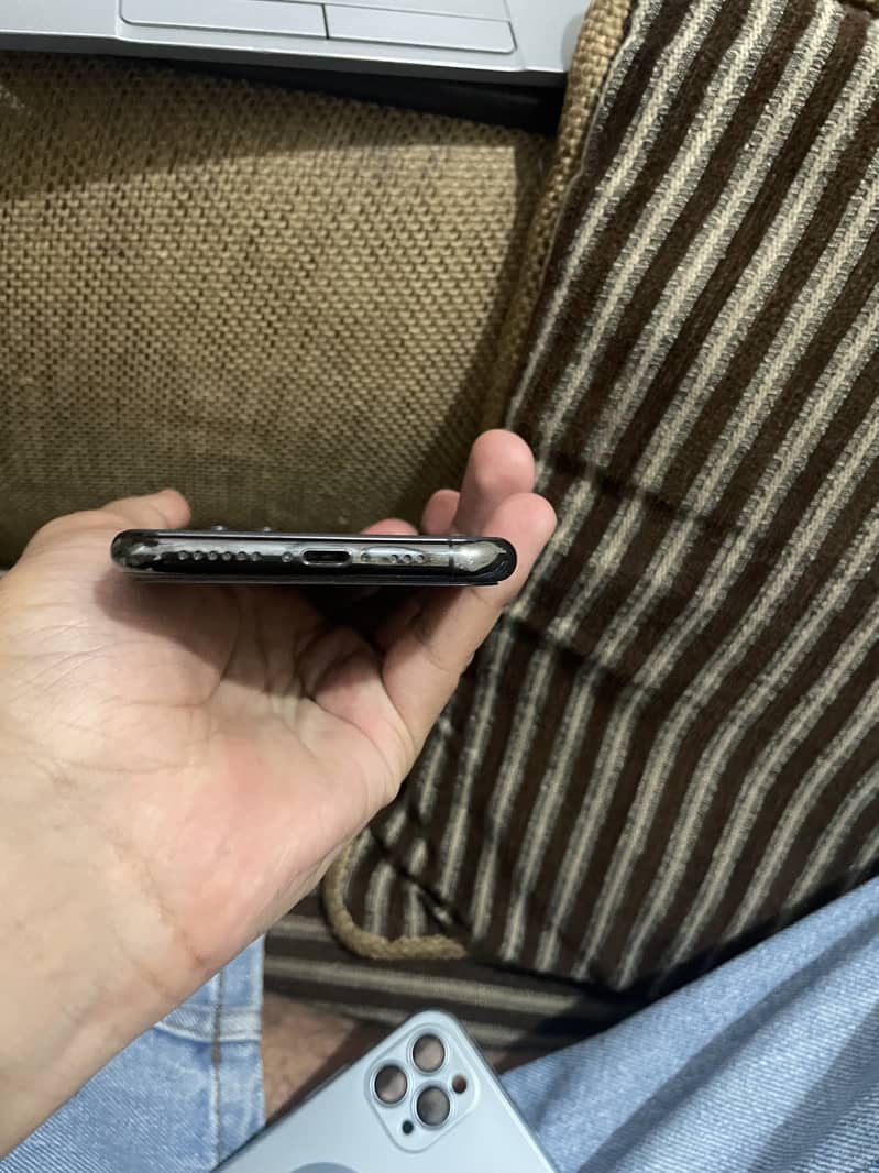 Apple iPhone 11 Pro 5