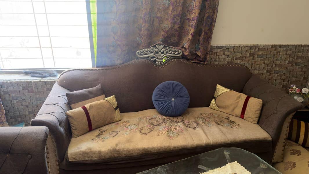 sofa 5 seeter & dinning table 0
