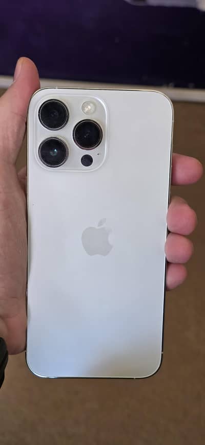 white colour 128 GB  Physical plus e sim