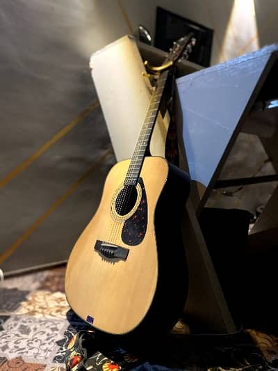 Yamaha F600 / Acoustic Guitar/ Slightly Used / 10/10