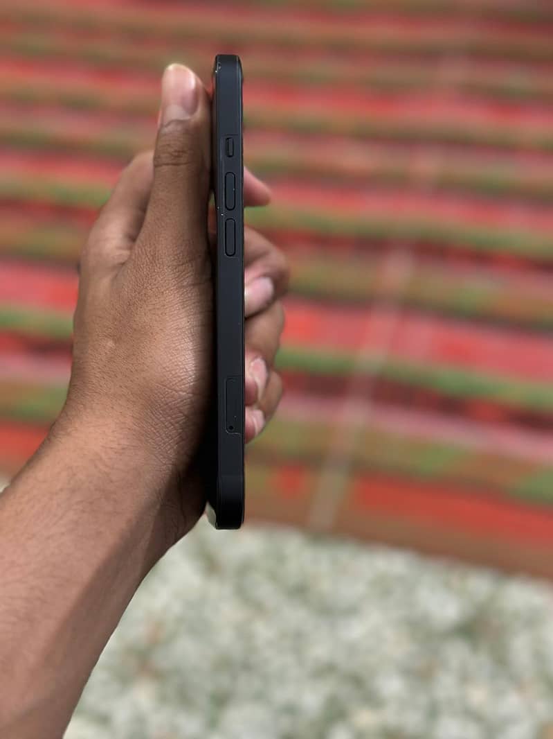 iPhone 13 JV 3