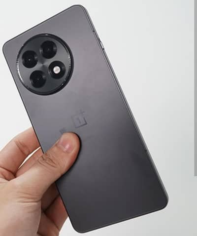 512 gb 12 gb ram sim time left 23 may tak