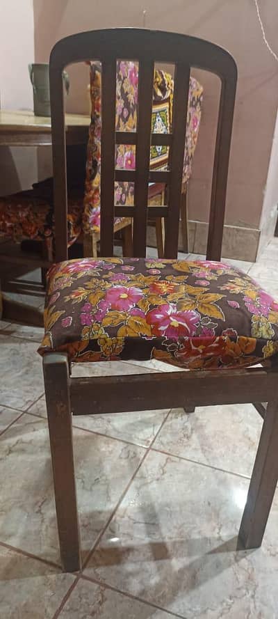 6 wooden dining chairs