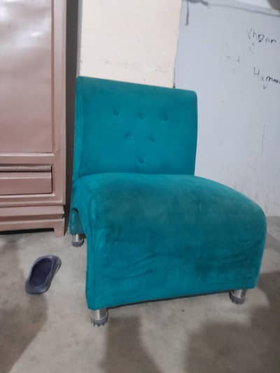 singel sofa 4 pieces available