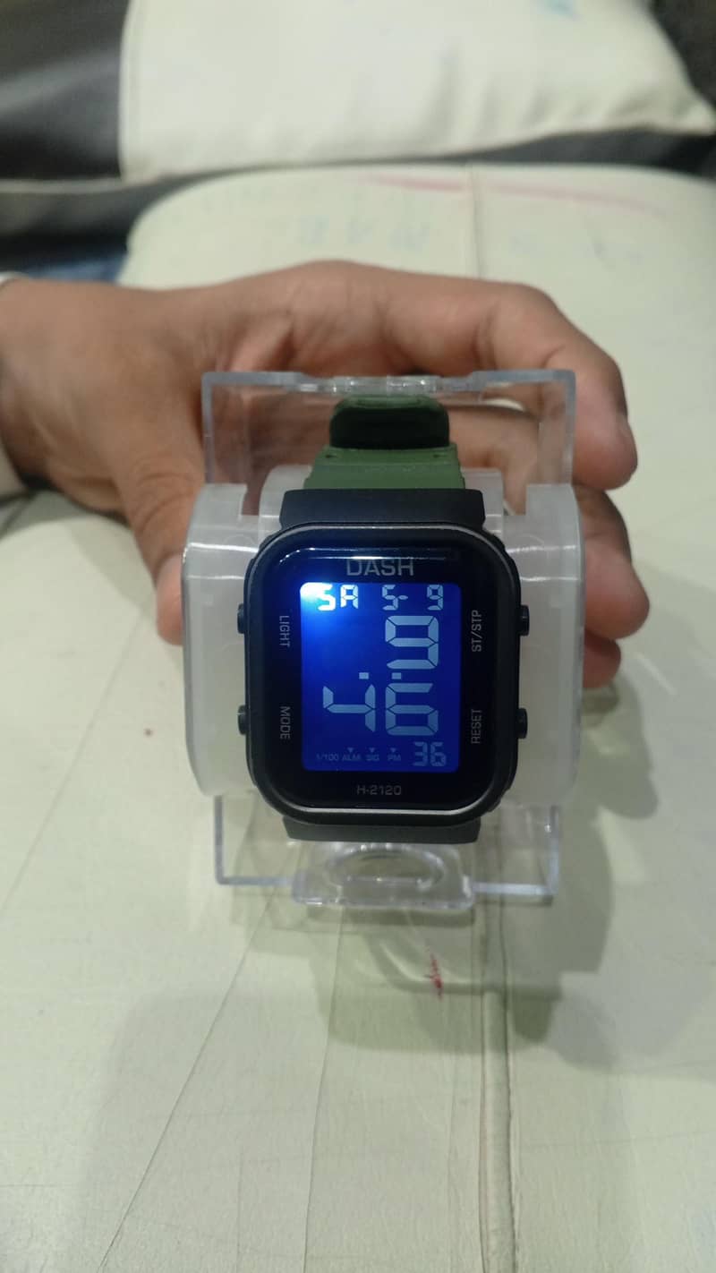 Digital watch ⌚ 1