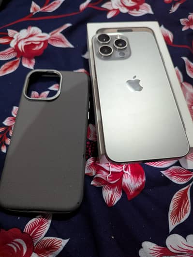 iphone 15 pro max with box