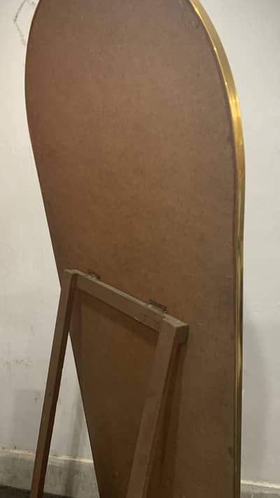 Standing mirror