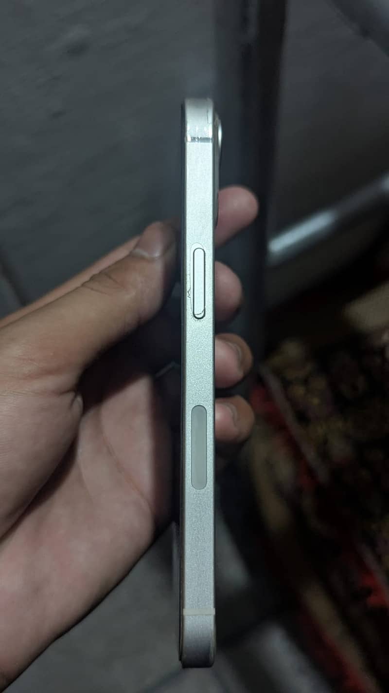 Apple iPhone 13 3