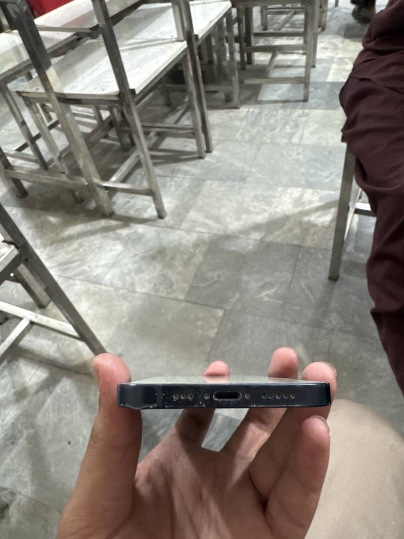 Iphone 12 3