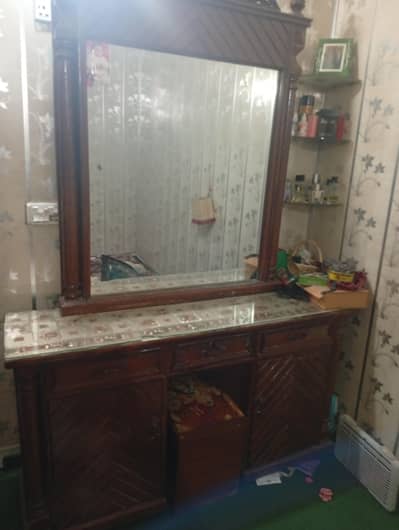 Dressing table for sake