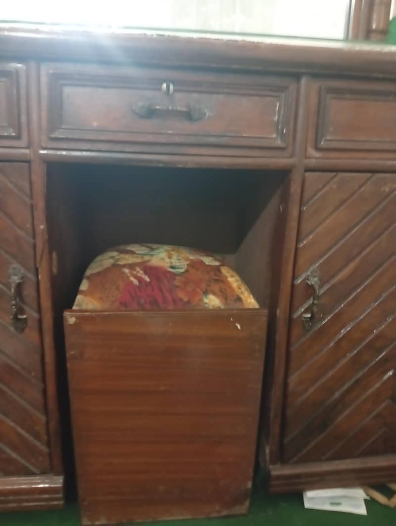 Dressing table for sake 3