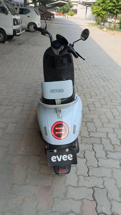 Evee (EV) Scooty Nisa