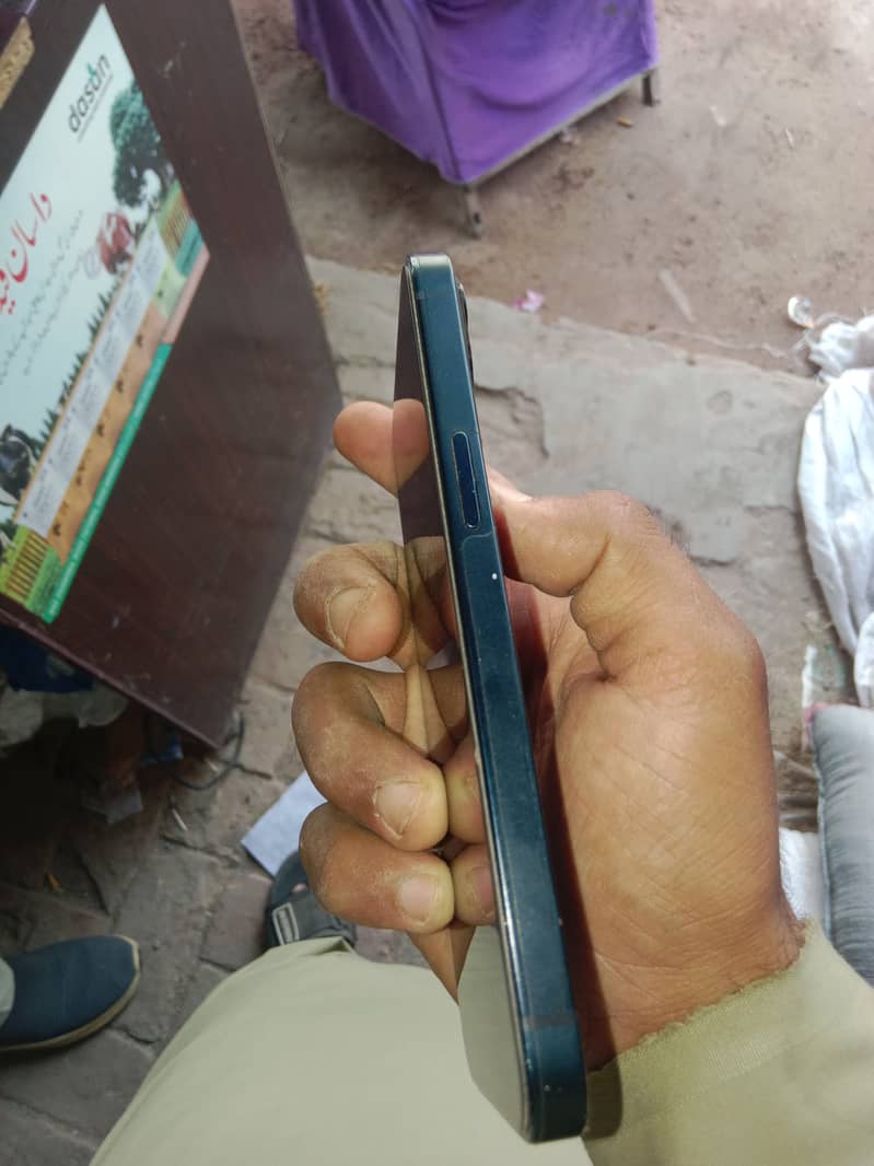 iPhone 13 1