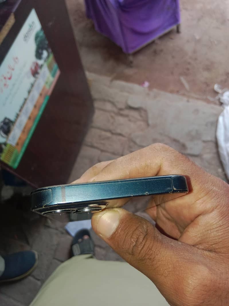 iPhone 13 2