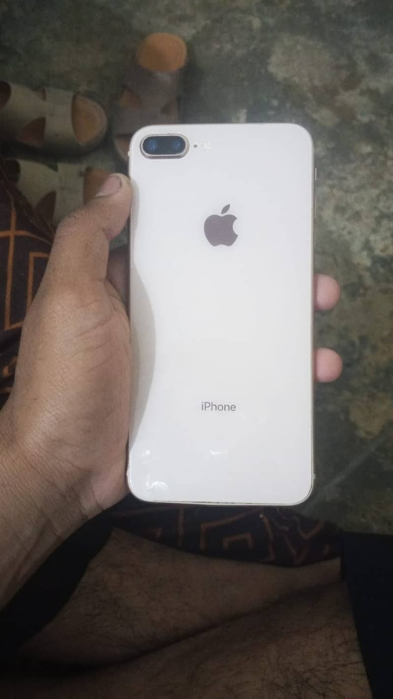 Apple iPhone 8 Plus 2