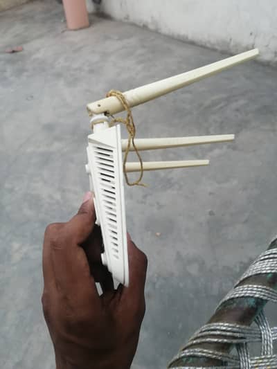 Tenda 3 anteena device