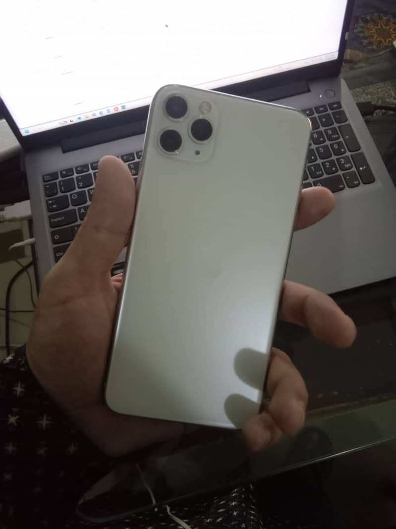 Apple iPhone 11 Pro Max 0