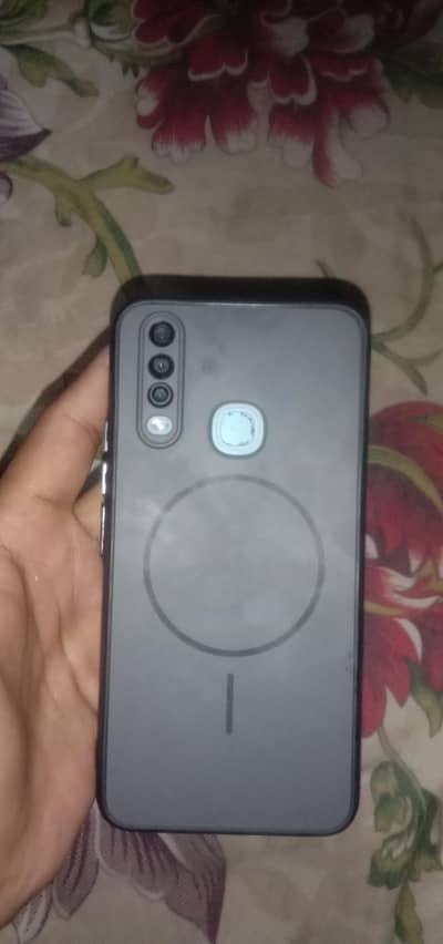 vivo y 15 8 256 only seriouse buyer contact me 03017030318