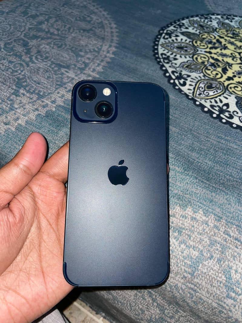 Apple iPhone 13 0