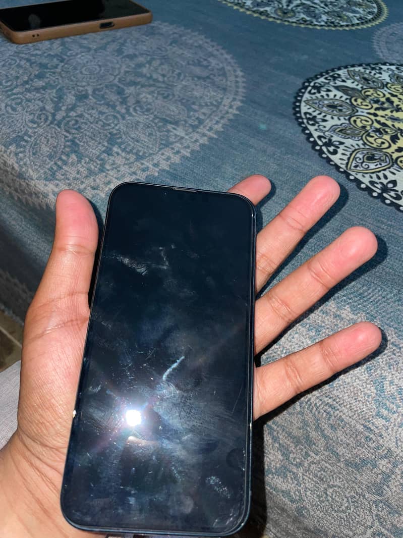 Apple iPhone 13 3