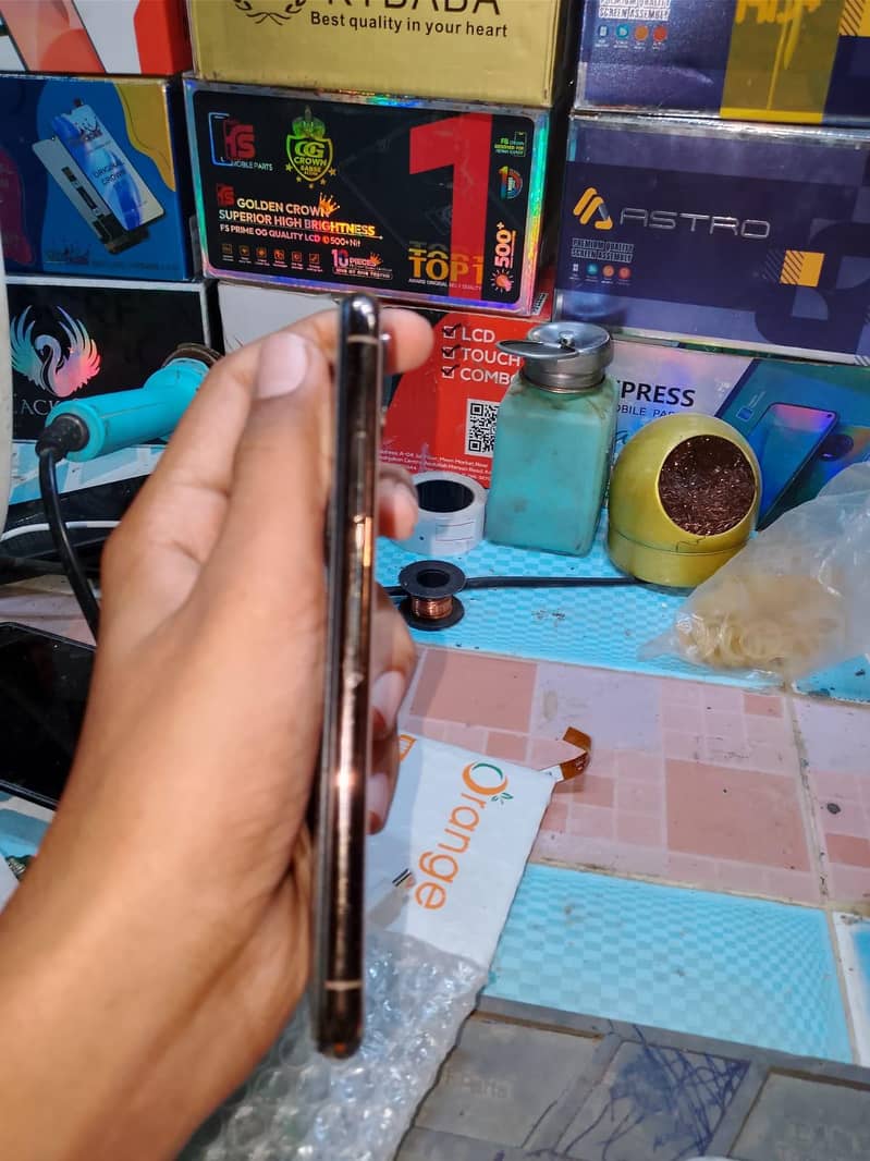 iphone xs 2