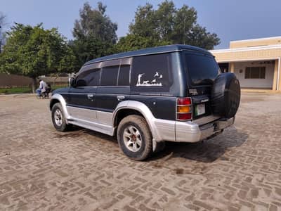 Mitsubishi Pajero 2.4